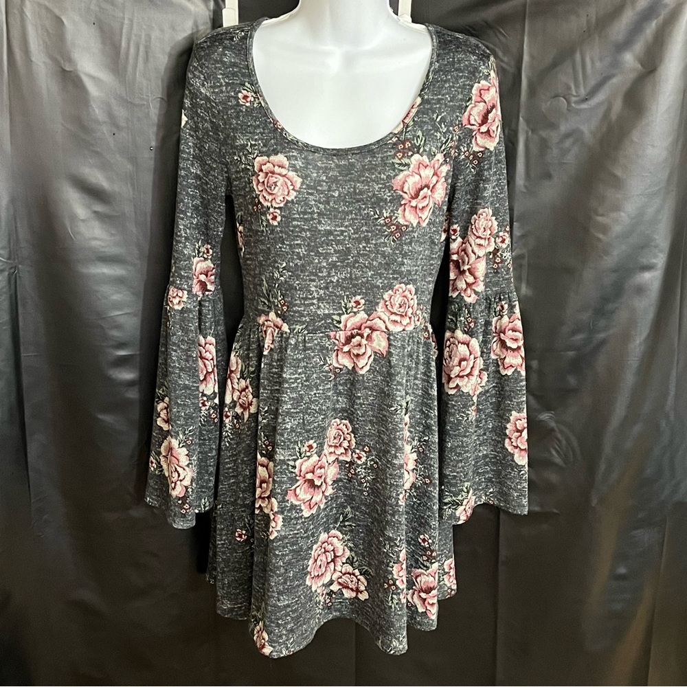 Living doll ladies gray floral mini dress size medium